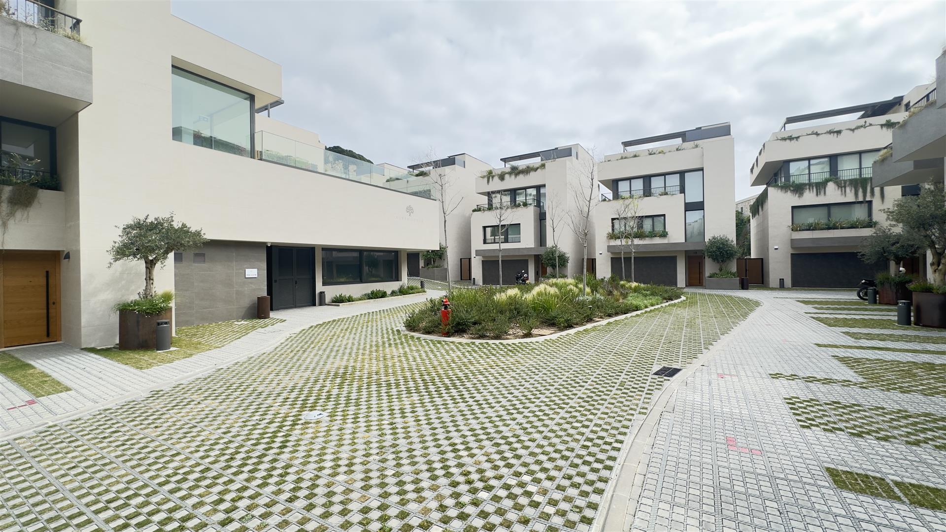 Image of House - 4 Bedrooms - 2 Bathrooms for Sale in North Gorge-Gibraltar, Image 3